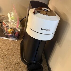 Nespresso Vertuo Next White
